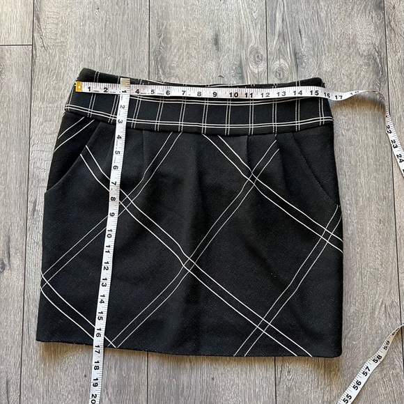 Vintage 90’s Diane von Fürstenberg black wool blend mini - Picture 4 of 6